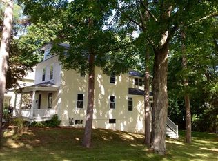 40 Garfield Ave, Northampton, MA 01062