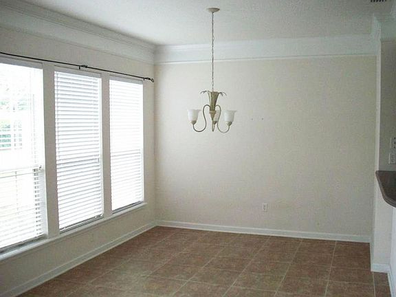 3rd image of 11087 Castlemain Cir S