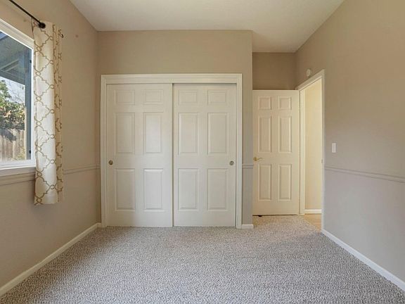 5th image of 1062 Beaver Pkwy