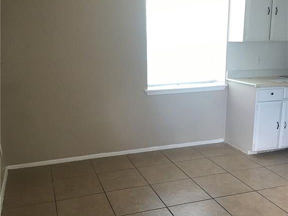 4th image of 307 E 31st St #103