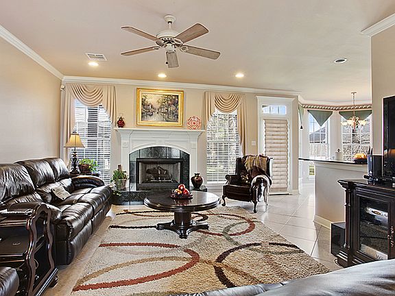 4th image of 3401 Knightsbridge Pl