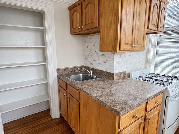 2nd image of 265 Alexander St APT 1
