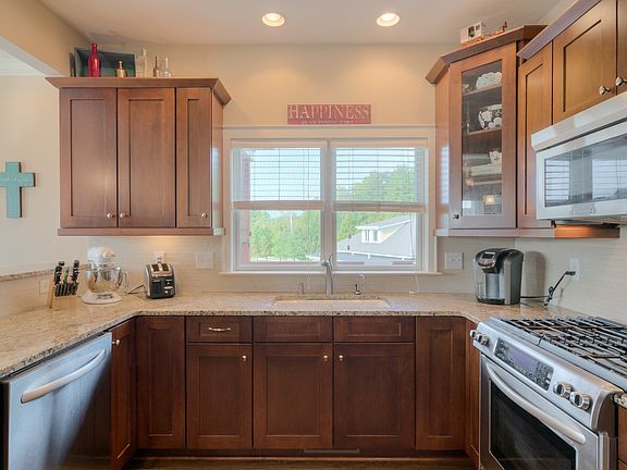 3rd image of 1809 Asher Ln