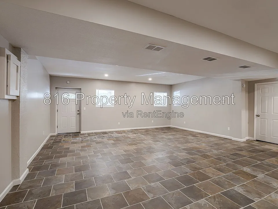8720 E Winner Rd