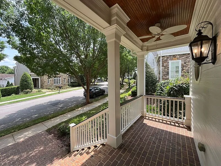 535 Guilford Cir — Photo 5