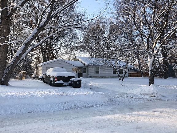3rd image of 500 105th Ln NW