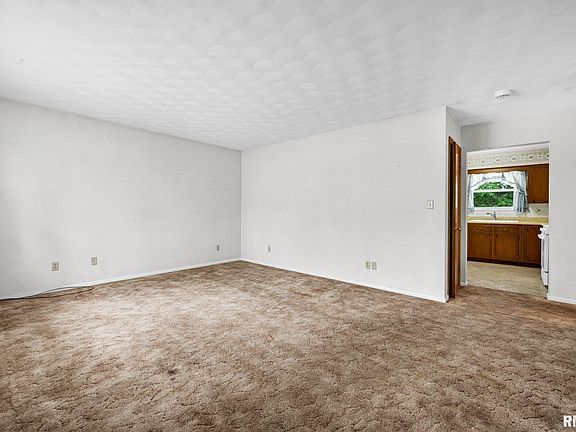 3rd image of 204 Clover Ave