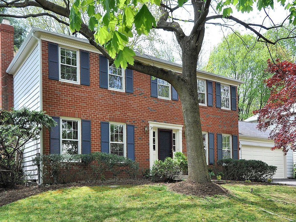 1st image of 20 Bouldercrest Ct