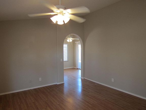 3rd image of 8998 W Pineveta Dr