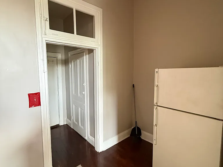 2106 Saint Paul St #3F — Photo 6