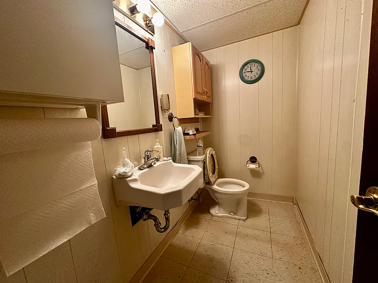 1585 Berkshire St — Photo 22
