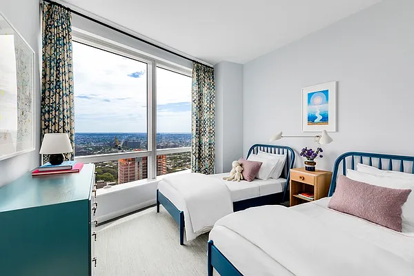 Sold by Extell Marketing Group | media 30