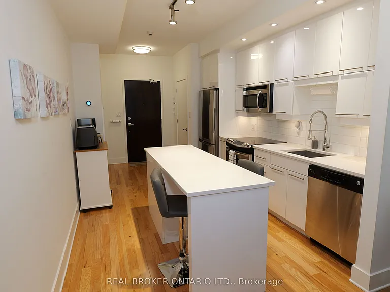 101 Richmond Rd #302 — Photo 6