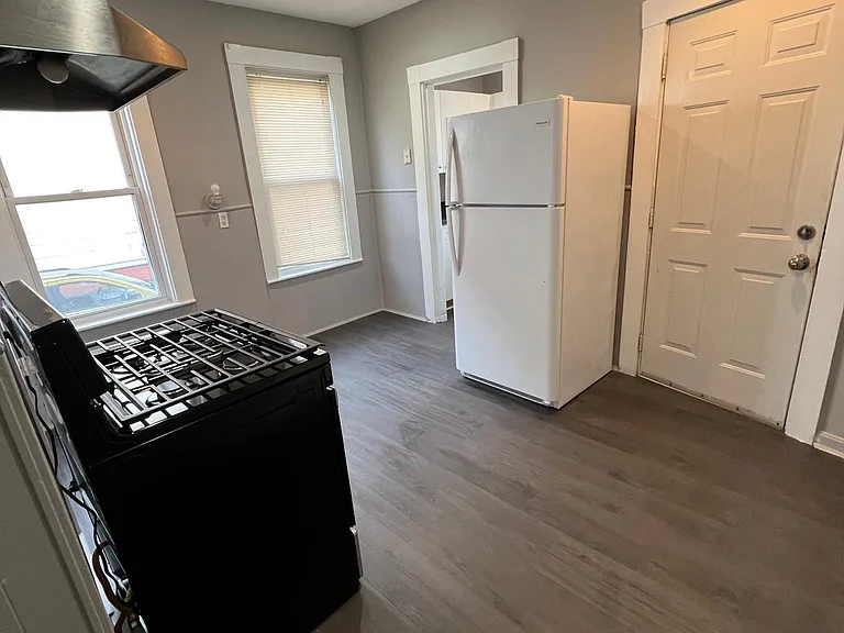 24 Archer St #1 — Photo 12