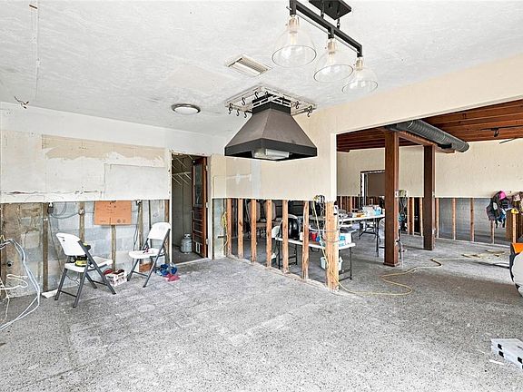 2nd image of 639 NORMANDY ROAD