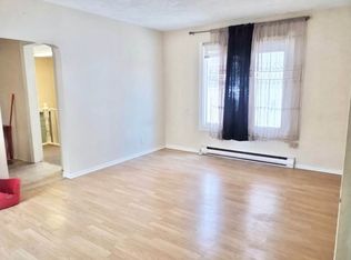 535 York St, Fredericton, NB E3B3R1