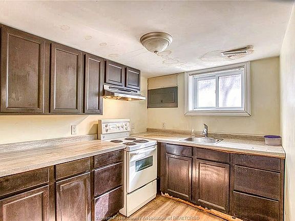 4th image of 478 Rosedale Ave #Basement