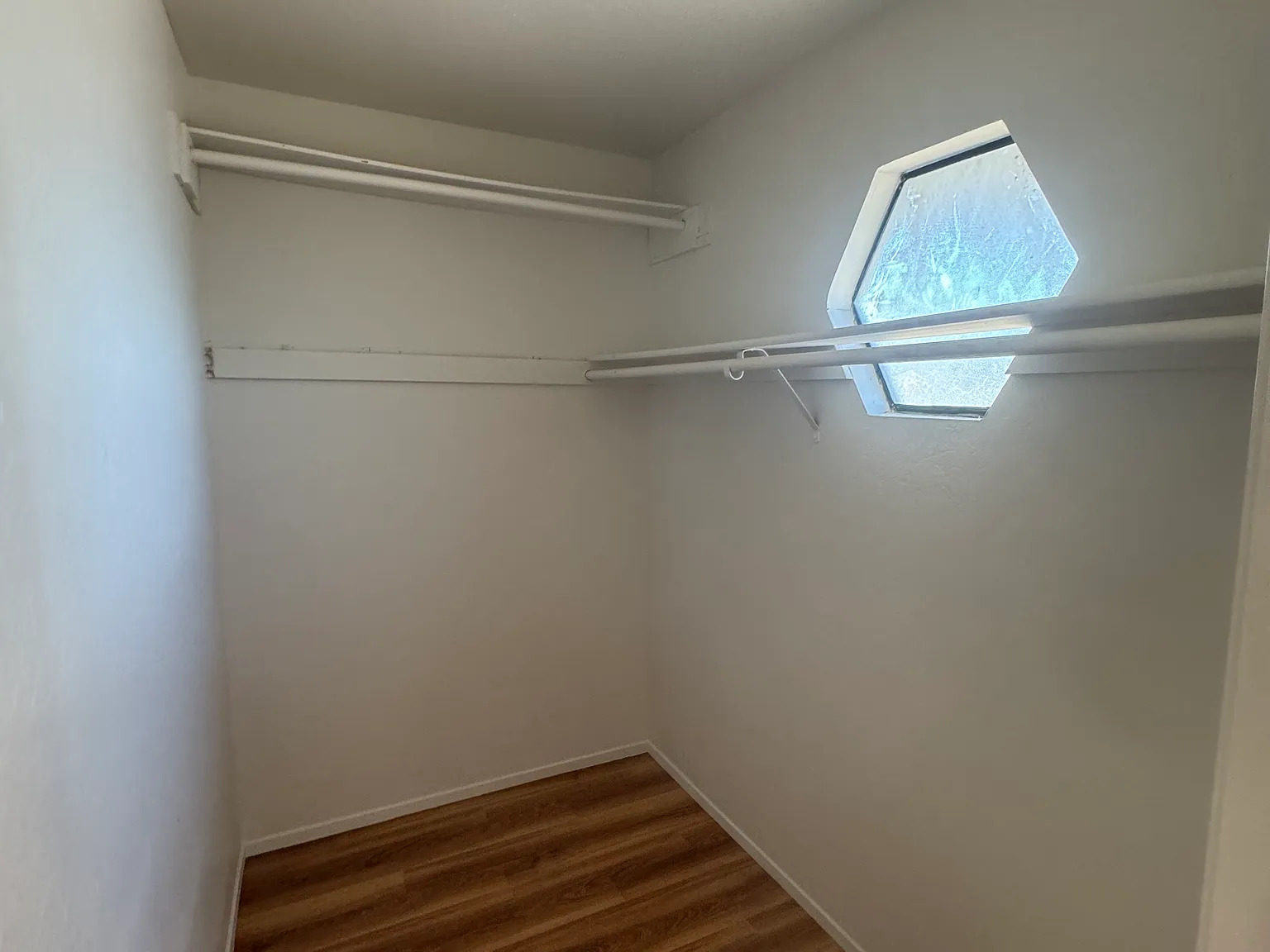 2 bed, 1.5 bath, 750 sqft, $2,100 — Photo 3