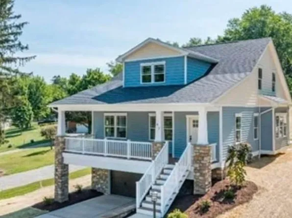47 Green Oak Dr, Coraopolis, PA 15108