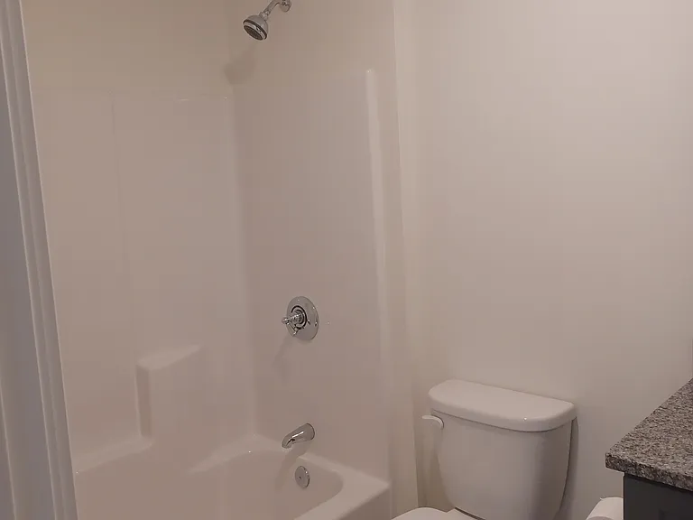 10 Franklin Ave #204 — Photo 11