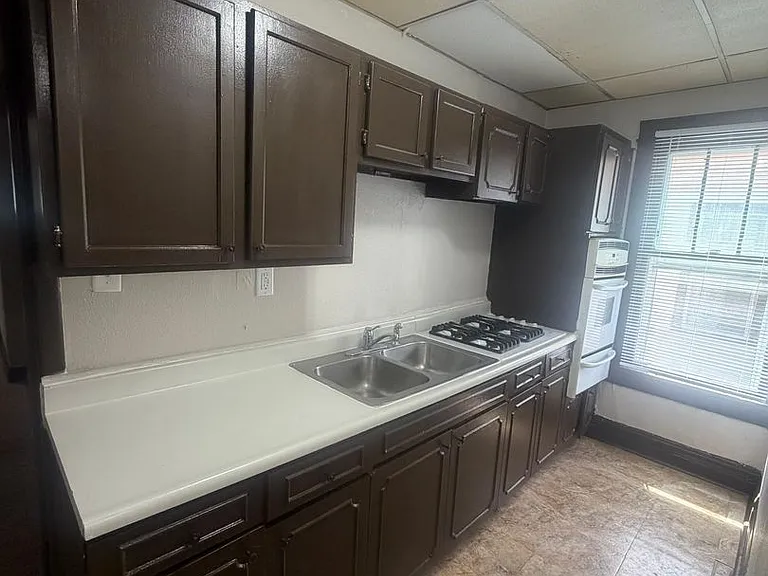 258 Carroll St — Photo 7