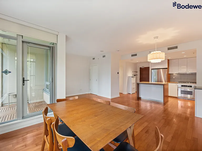 1005 Beach Ave — Photo 6