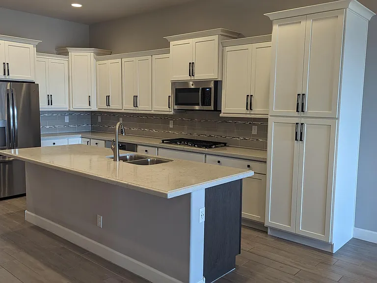 1883 Kensington Ct — Photo 4
