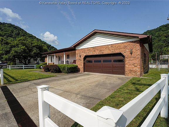 2nd image of 920 Fairhaven Dr