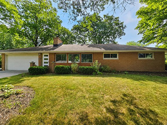 2nd image of 3600 Goetz Dr