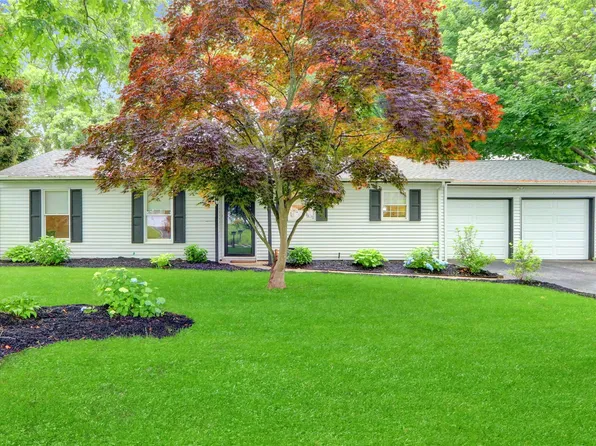 5 Oakwood Avenue, Port Jefferson Station, NY 11776