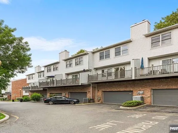 477 Undercliff Ave, Edgewater, NJ 07020