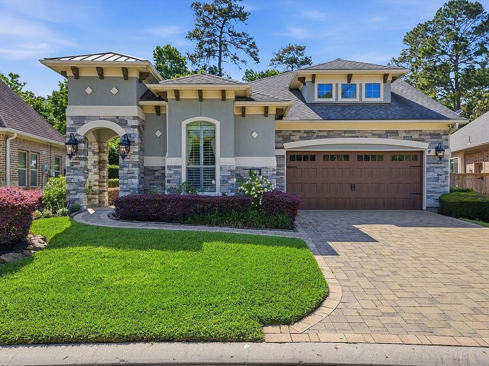 1st image of 2727 N Cotswold Manor Dr