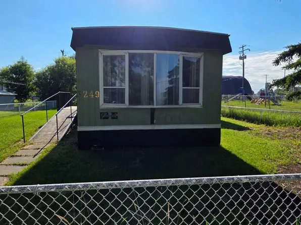 5249 W 51st St, Mayerthorpe, AB T0E 1N0
