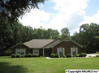 106 Faye Ln, Somerville, AL 35670