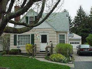 1st image of 157 Windsor Dr