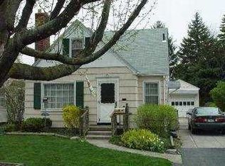 157 Windsor Dr, Rossford, OH 43460