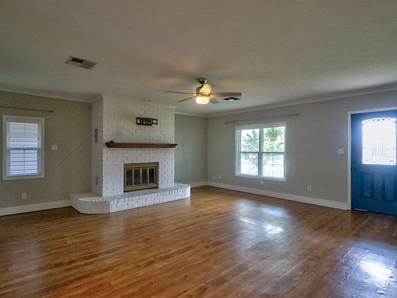 3rd image of 700 Dolby St