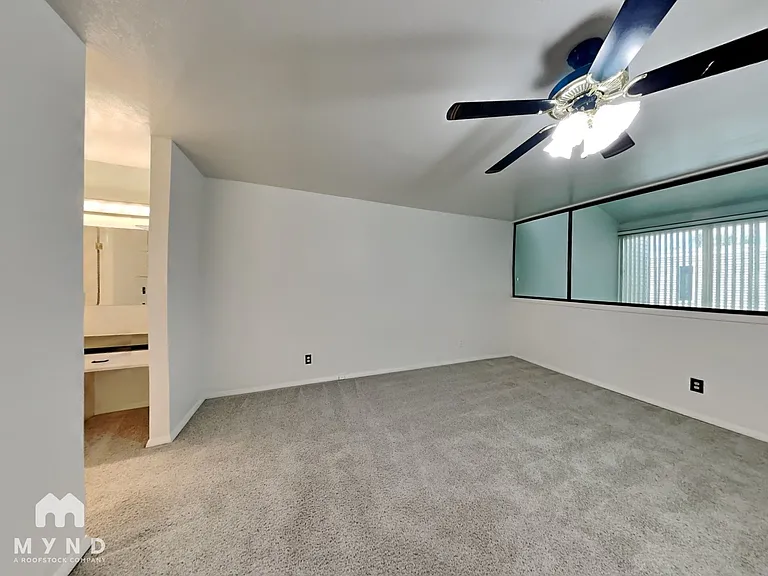 1050 S Monaco Pkwy #91 — Photo 9