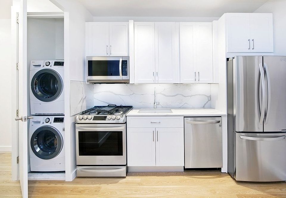 1st image of 366 Montgomery St #522