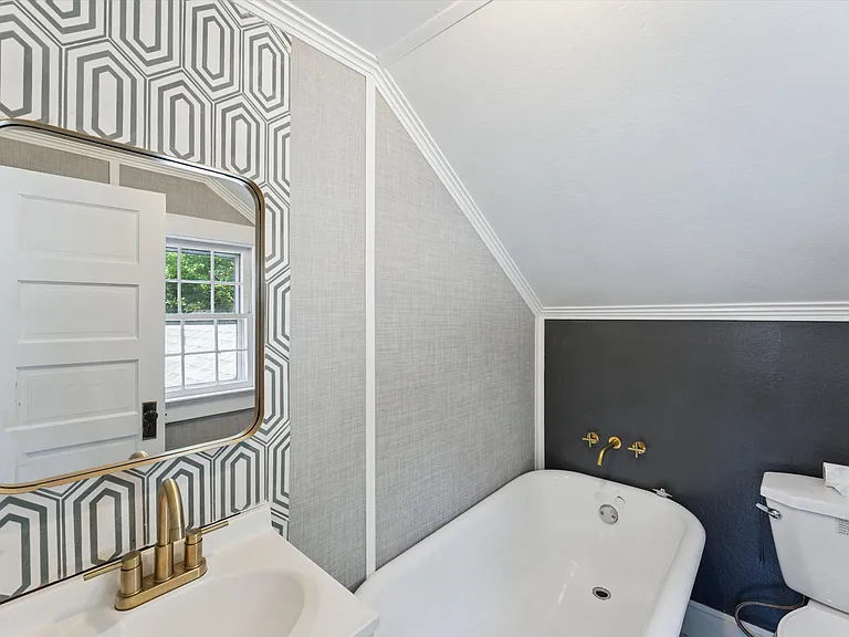 35 Sheppard St — Photo 13