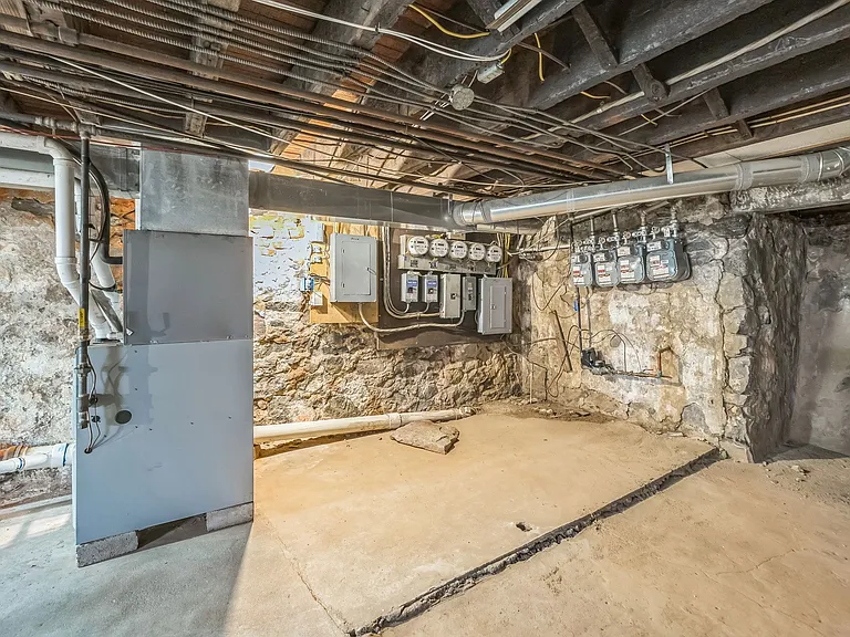 2958 Richmond St #1F — Photo 8