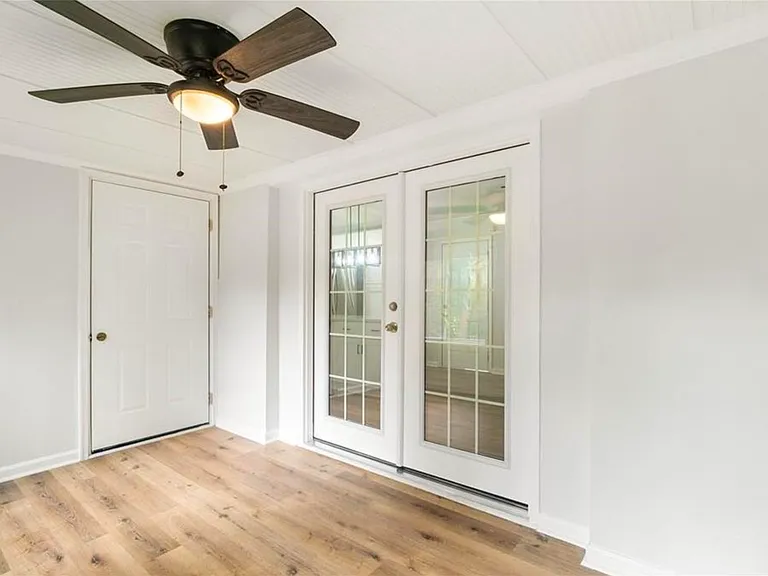 2318 Green Forrest Dr — Photo 6