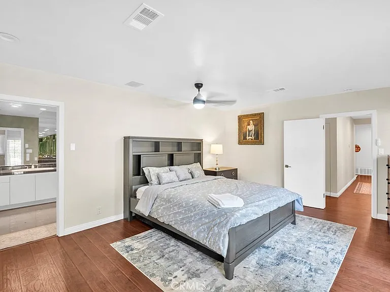 2500 Benedict Canyon Dr — Photo 11