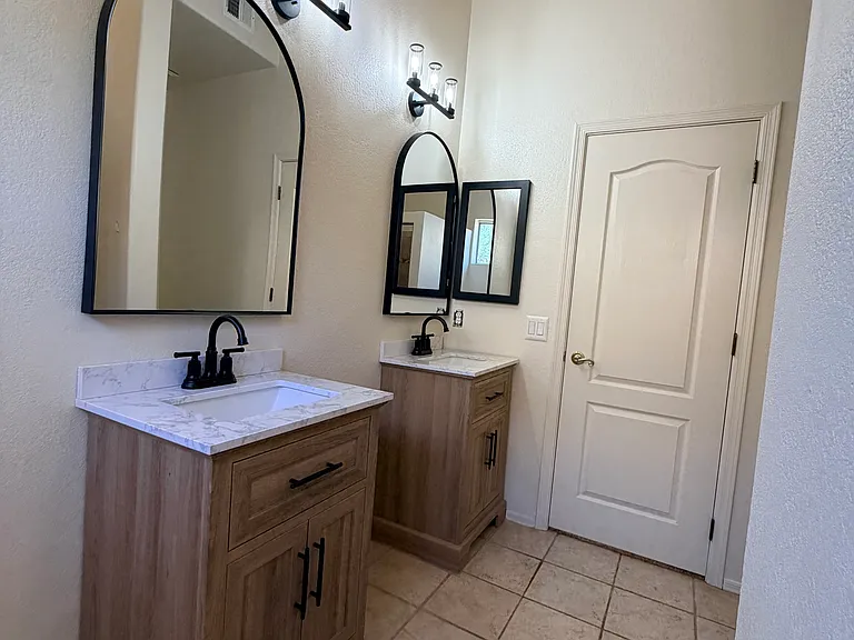 9005 N Lawndale Dr — Photo 29
