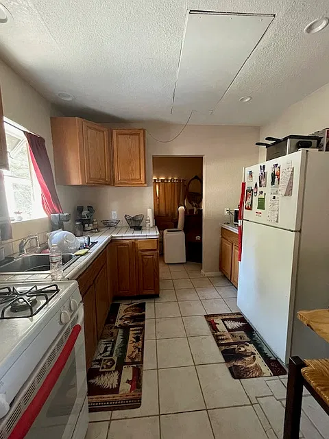 3 bed, 1.5 bath, 1100 sqft, $1,900 — Photo 3