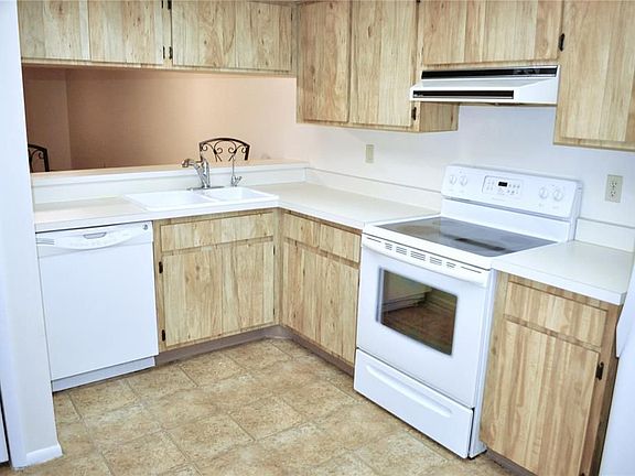 5th image of 126 Camille Ct #126