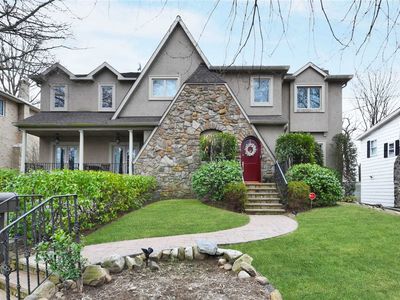 242-32 54th Ave, Little Neck, NY, 11362