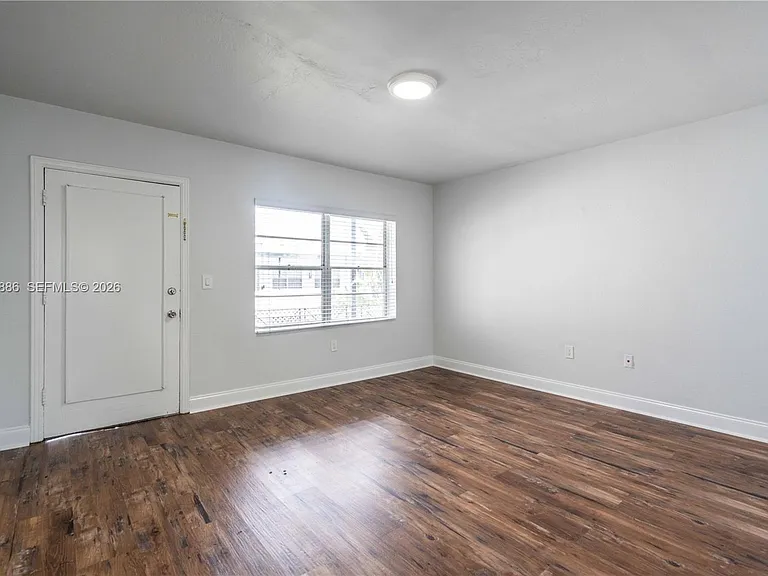 433 NE 82nd St #11 — Photo 6