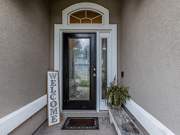 3rd image of 321 W Adelaide Dr