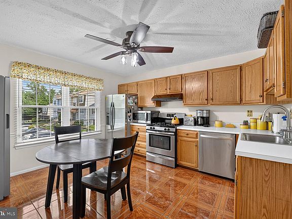 2nd image of 2526 Regal Pl